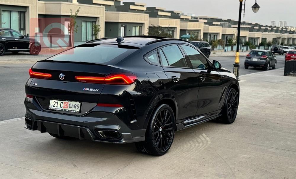 بی ئێم دەبڵیو X6